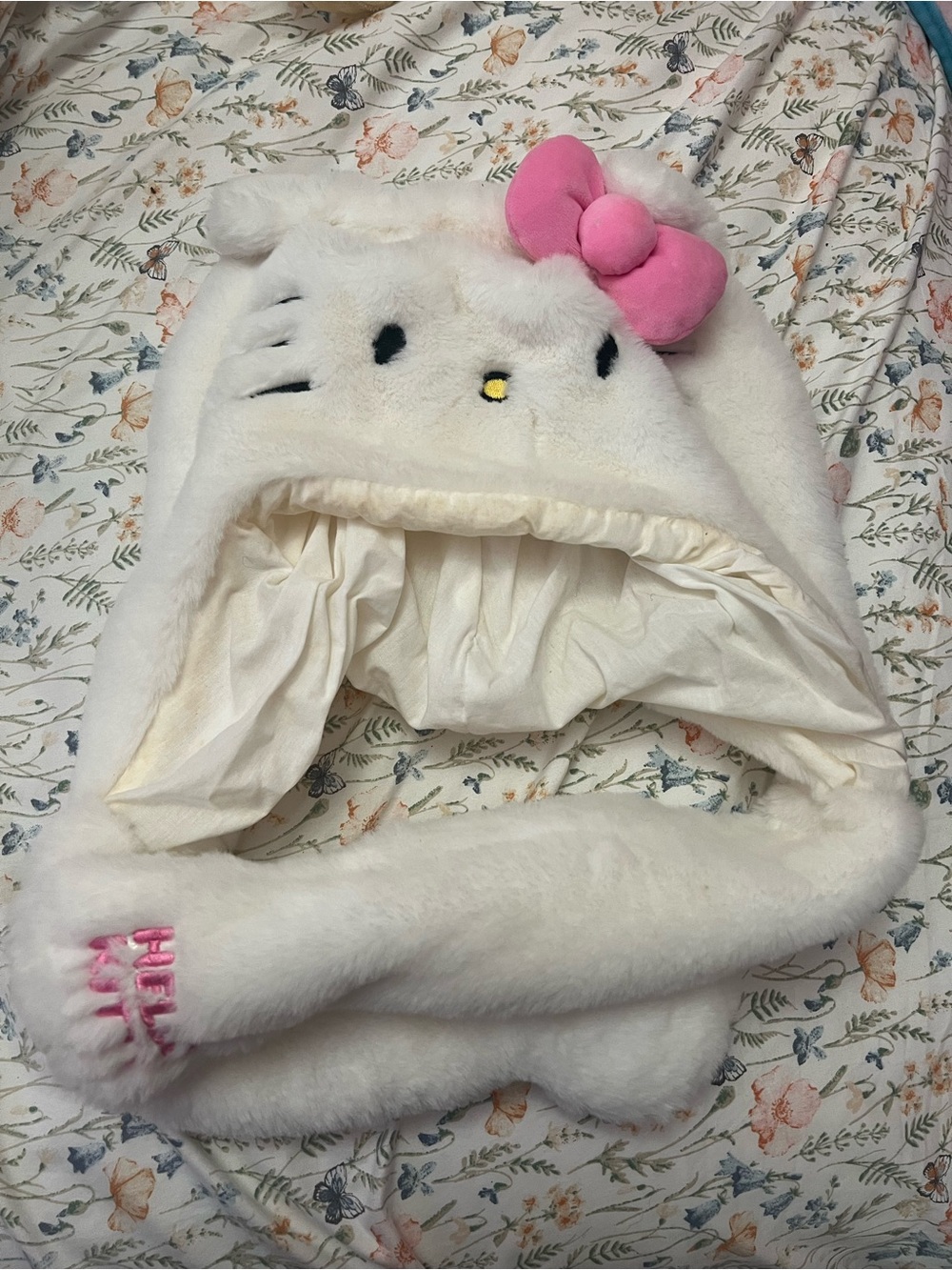 SHEIN X Hello Kitty Hooded Beanie